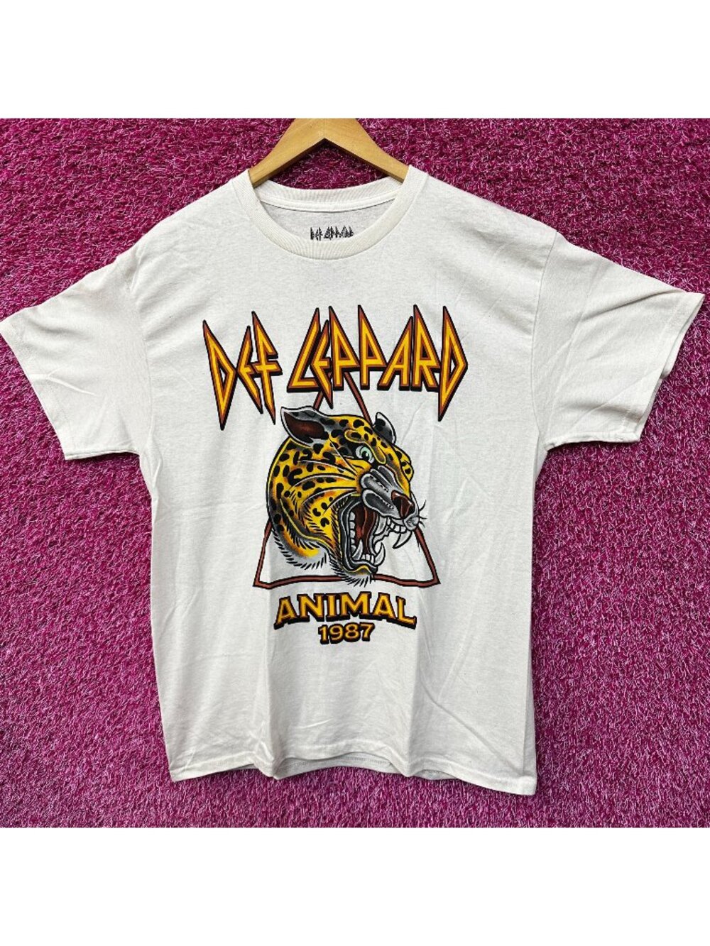Def Leppard Animal 1967 Rock Tour Tshirt size Large